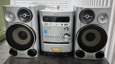 Sony CMT-HPZ9 System 5 Disc Changer Cassette AM/FM  - Image 1 of 4