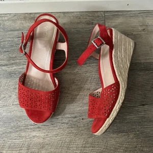 Vionic Suede Ariel Perforated Espadrille Wedges Sandals Cherry Red 10W - Picture 1 of 8