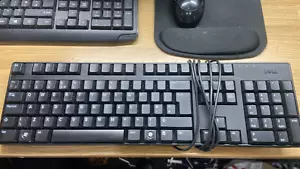 GENUINE Dell KB1421 Wired Qwerty Keyboard - Picture 1 of 2