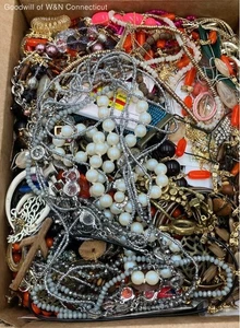 Box Lot of Costume Jewelry 14.4 lbs - Picture 1 of 10
