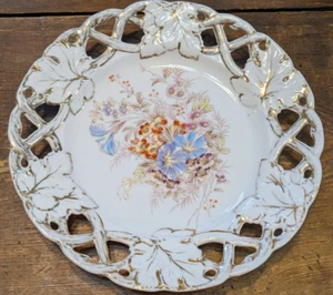 Four Beautiful Vintage Cutwork Plates - Picture 1 of 9