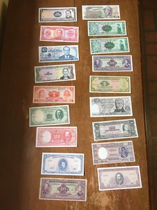 18 central + south American banknotes: 1945 Bolivia 100 bolivianos UNC, 1972 - Picture 1 of 8