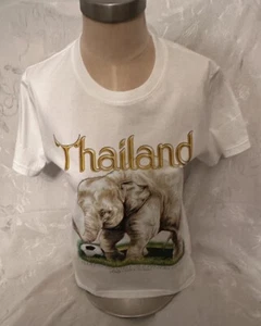Saffar Baumwolle Thailand T-Shirt The Elephant Kingdom Playing Soccer Herren Medium - Bild 1 von 5