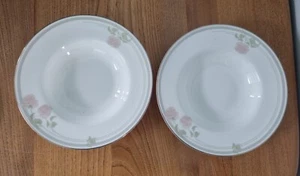 2 x Royal Doulton Twilight Rose 8 1/4" Rand Schüsseln/Suppenteller. Sehr guter Zustand. - Bild 1 von 3