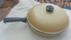 Club 12" Frying Pan Skillet & Lid Harvest Gold Yellow Aluminum Vintage - Picture 1 of 12