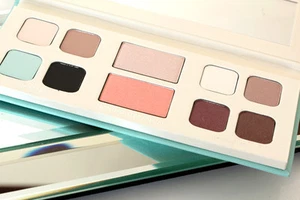 LORAC Mint Edition Palette Gorgeous Eyeshadow Shades, Lip Gloss (Retro) NIB!! - Picture 1 of 2