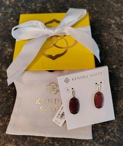 NWT Kendra Scott Dani Enamel Drop Earrings in Maroon Magnesite, Gold - Picture 1 of 3