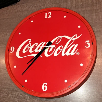 Reloj Coca Cola Hanover Rojo Rubí con esfera blanca número 14 x 13" Hecho en EE. UU. Foto 1 de 4