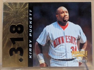 Pinnacle Foil #318 1996 Kirby Puckett Salón de la fama raro súper paquete paralelo exclusivo Foto 1 de 2