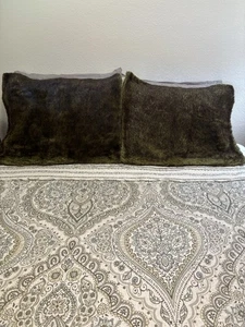 Pottery Barn grün & braun Kunstfell & Ultra Wildleder Standard Kissenbezüge - Bild 1 von 12