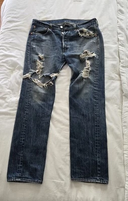 Vintage Levis 550 Jeans Mens 34x32 straight leg Retro 90s Super Distressed - Image 1 of 4