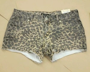 Decree Women's Distressed Leopard Print Shorts Size 5 NWT - Picture 1 of 6