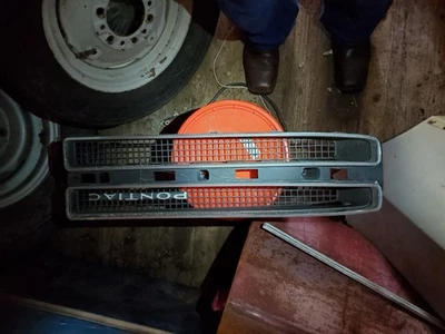 Juego parrilla pontiac años 60 Foto 1 de 2