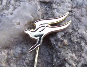 VIntage QANTAS Airlines of Australia Flying Kangaroo Logo Aviation Pin Badge - Picture 1 of 10