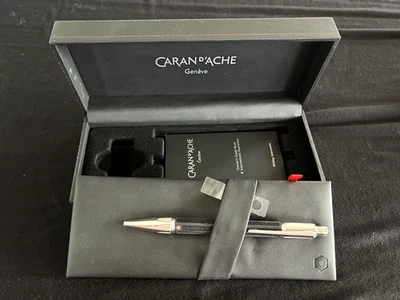 Bolígrafo Caran d'Ache Varius Rubracer Negro Guillochage NUEVO Artículo de Coleccionista Foto 1 de 4