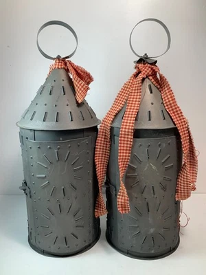 Набор из 2 примитивных перфорированных оловянных фонарей для выпечки 14,5 дюйма - Изображение 1 из 4