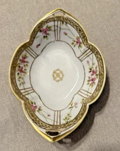 Piatto caramelle Nippon vintage dipinto a mano, in rilievo oro, 8x6 - Foto 1 di 7