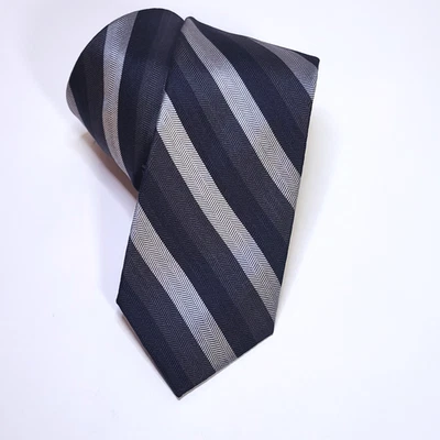 Jos. A. Gravata masculina Bank 1905 cinza, azul marinho e prata listrada 100% seda 60”x 3” - Imagem 1 de 4