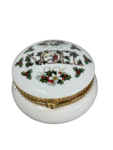 Harrods Trinket Box England Christmas Noel Holly Berry Porcelain Wind-up Musical - Picture 1 of 7