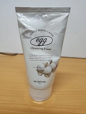 Espuma limpiadora de poros Skinfood Egg Perfect 150 ml/5,07 fl. oz Foto 1 de 4