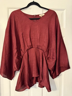 Easel Maroon Blouse High Low Butterfly Sleeve. Size M- oversized. New with tags - Image 1 of 4