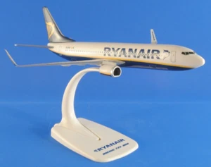 Herpa 609395 Aereo Model Boeing B737-800 Airline Ryanair 1:200 Snap-Fit - Picture 1 of 9