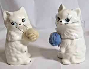 De colección Japón Enesco Sal Pimienta Coctelera Gatos Hilo Bolas Bigotes Hacedores de Ruido - Imagen 1 de 7