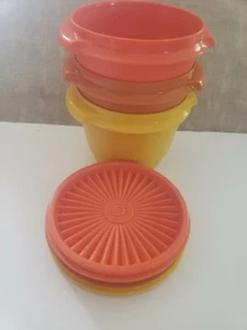 Juego de 3 cuencos de tupperware vintage naranja, naranja oscuro, amarillo con tapas - Imagen 1 de 10