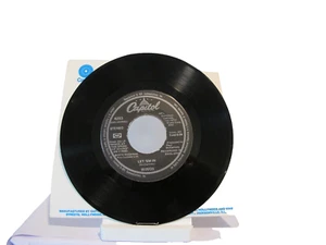 45 RECORD - WINGS - LET EM IN - Imagen 1 de 1