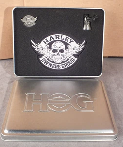 Harley Davidson Owners Group: HOG Patch & Pin & Bell in Metallbox - Bild 1 von 10