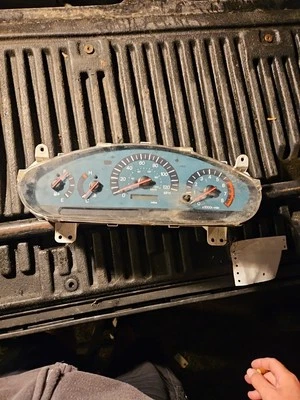 Mitsubishi Galant 2002 velocímetro usado Foto 1 de 4