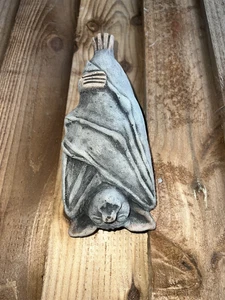 Concrete Bat Plaque - Bild 1 von 2