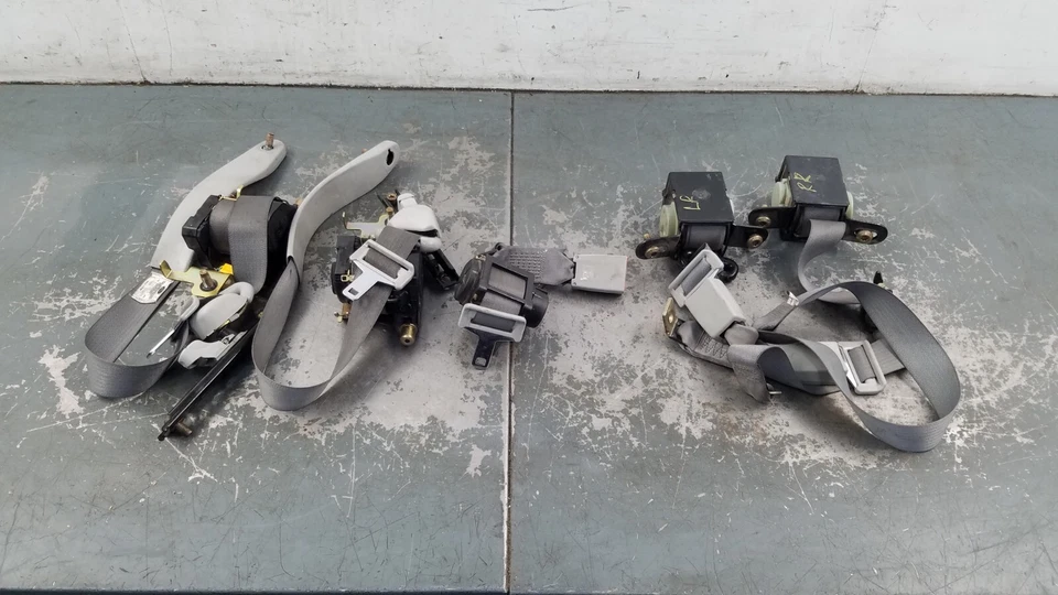 2004 03 04 Mercury Marauder Seat Belt Set #2369 VV6 - Image 1 of 4