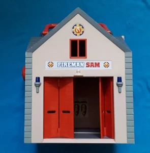 FIREMAN SAM DELUXE FIRESTATION AND SIX FIGURES-USED - Picture 1 of 7