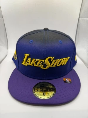 Chapéu ajustável New Era 59Fifty Los Angeles Lakers City Edition tamanho 8 roxo/preto - Imagem 1 de 4