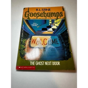 Goosebumps: The Ghost Next Door - R.L. Stine - Scholastic Book - Foto 1 di 6