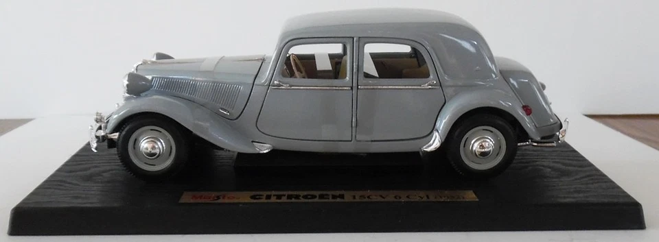 压铸灰色 1952 Citron15CV 6 Cyl 1: 18 Maisto 全新 — 第 1/4 张图片