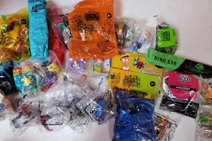 VINTAGE Lot 30+ Carl's Jr Burger King Taco Bell Wendys Toys  Sealed Rare HTF - Picture 1 of 12