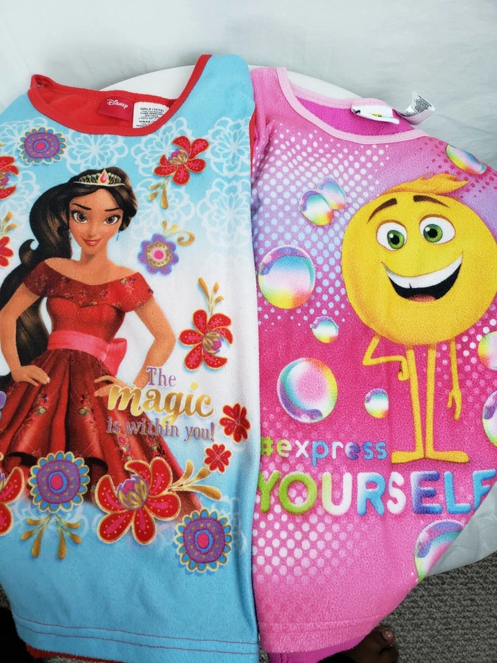 Lote de 2 Juegos de Pijamas Disney Elena de Avalon y La Película Emoji Talla 10-12 Foto 1 de 4