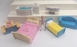 LOTE Fisher Price SWEET STREETS Casa de Muñecas CASA DE JUEGOS Muebles CAMAS Baño MESA - Imagen 1 de 2