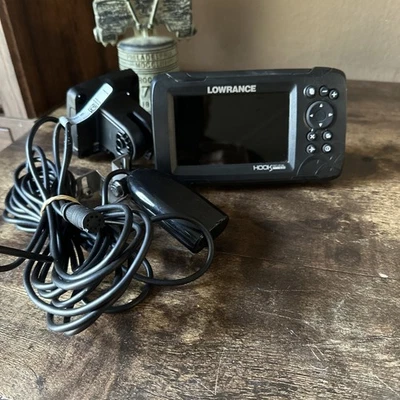 Lowrance Hook Reveal 5 SplitShot Unit Only Excellent Condition - Image 1 of 4