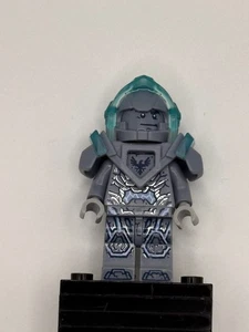 LEGO Nexo Knights Clay Moorington minifigure (nex106) damaged legs - Picture 1 of 6