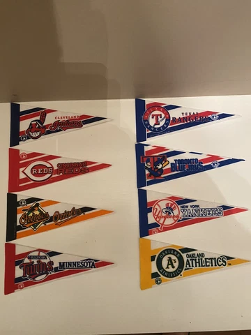 MLB Mini Pennants Vintage Late 80s-90s All Teams incl~Expos and Indians Vtg!! Cover