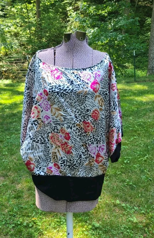 Blusa Multicolor Estampado Flor Guepardo Rue21 Talla XL Foto 1 de 4