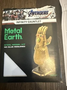 Infinity Guantlet Metal Earth Modellbausatz geöffnet aber unbenutzt  - Bild 1 von 6