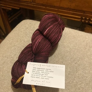 Sundara Garn "Rhythm Of The Saints" Fingern Merino Kaschmir 500 Yards - Bild 1 von 5