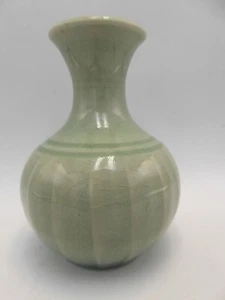 VINTAGE POTTERY CELADON CRACKLE GLAZE POT VASE - Picture 1 of 4