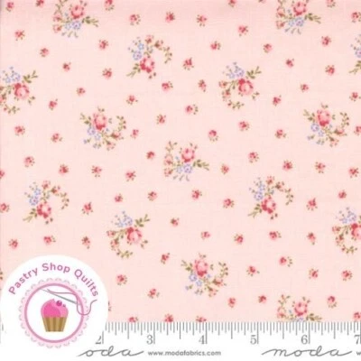 Tecido de colcha Moda Hollyhocks & Roses 3052 17 rosa floral BUNNY HILL - Imagem 1 de 4
