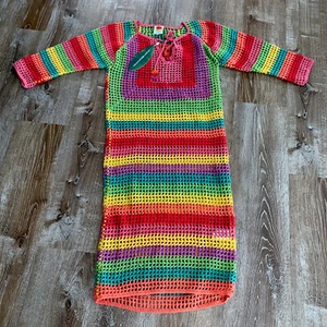 Neu mit Etikett Farm Rio gehäkelt mehrfarbig Badeanzug Abdeckkleid XS Regenbogenquasten - Bild 1 von 15
