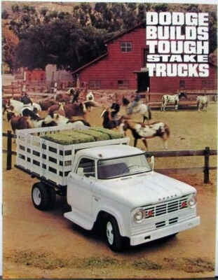 Dodge Stake Trucks 1965 serie de toneladas bajas D 100 200 300 folleto de ventas DTD 3 65 Foto 1 de 4